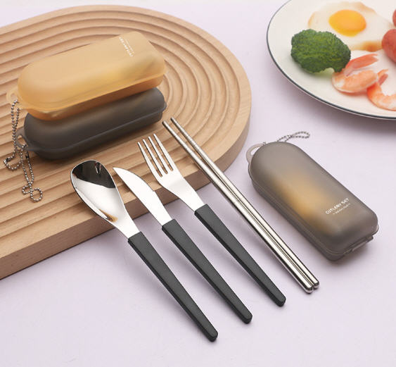 ชุดช้อนส้อมมีดตะเกียบสแตนเลส,ชุดช้อนส้อมมีดตะเกียบสแตนเลสพกพา,สกรีนโลโก้,รับผลิตสินค้าพรีเมี่ยม