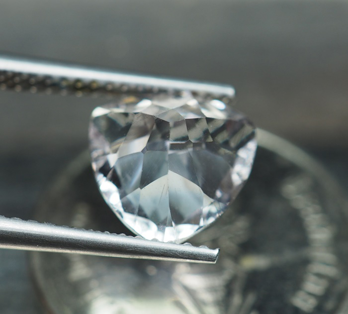 พลอยอะเมทิสต์สีชมพูอมม่วงหวาน 2.30 กะรัต AAA