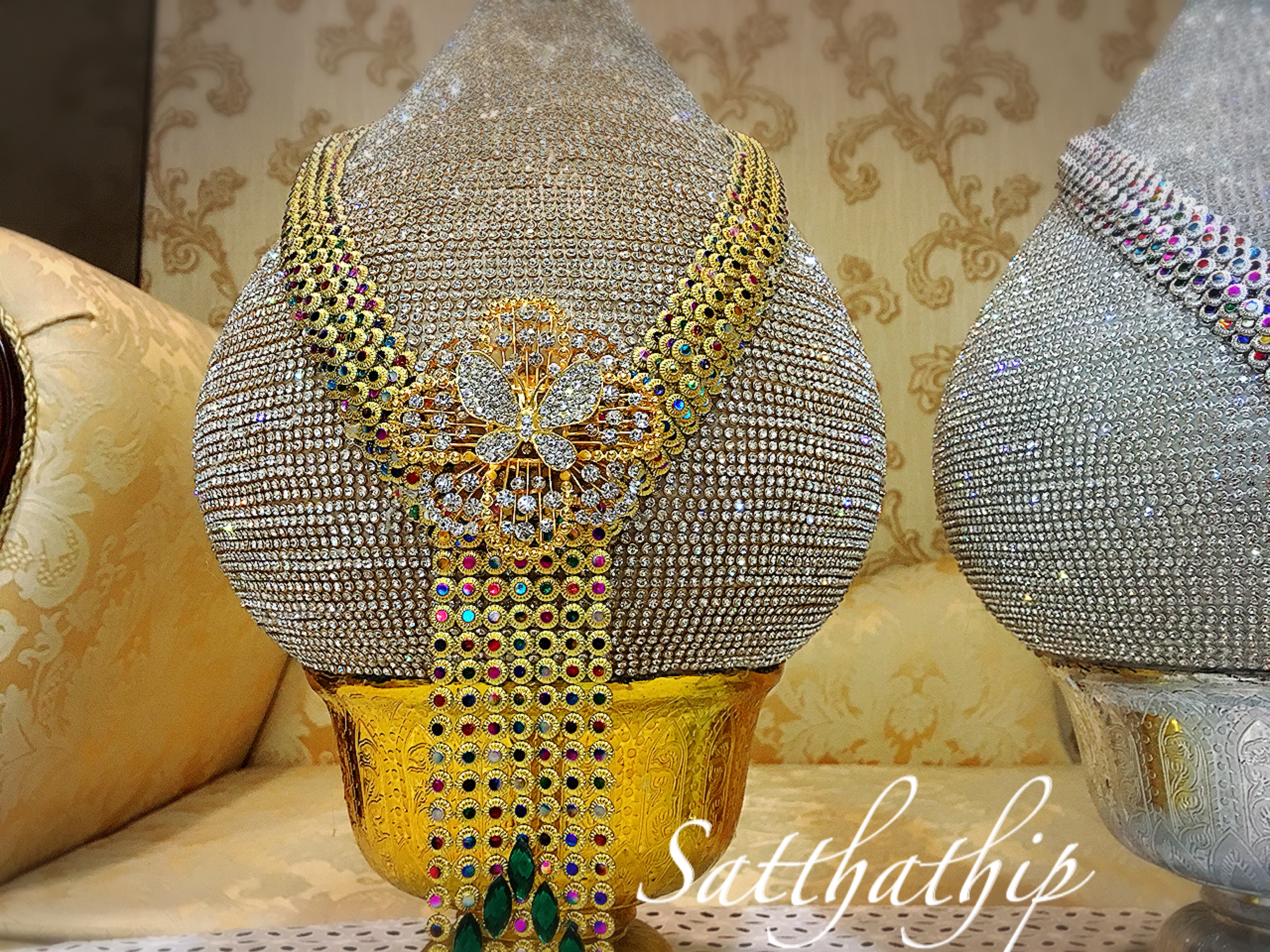 พานพุ่มเงินทอง [9 นิ้ว/ 4,700 บาท/คู่]