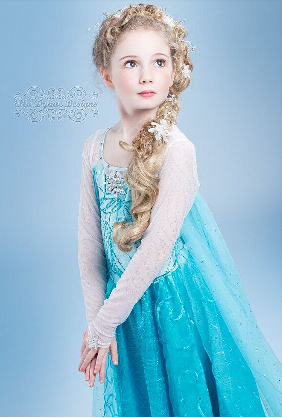 ชุดกระโปรง Frozen Elsa เจ้าหญิง เอลซ่า(พร้อมส่ง) ที่แขนไม่มีลายดอกไม้ค่ะรหัส# 111 size 110*2 120*2 130*2 140*2 150*2