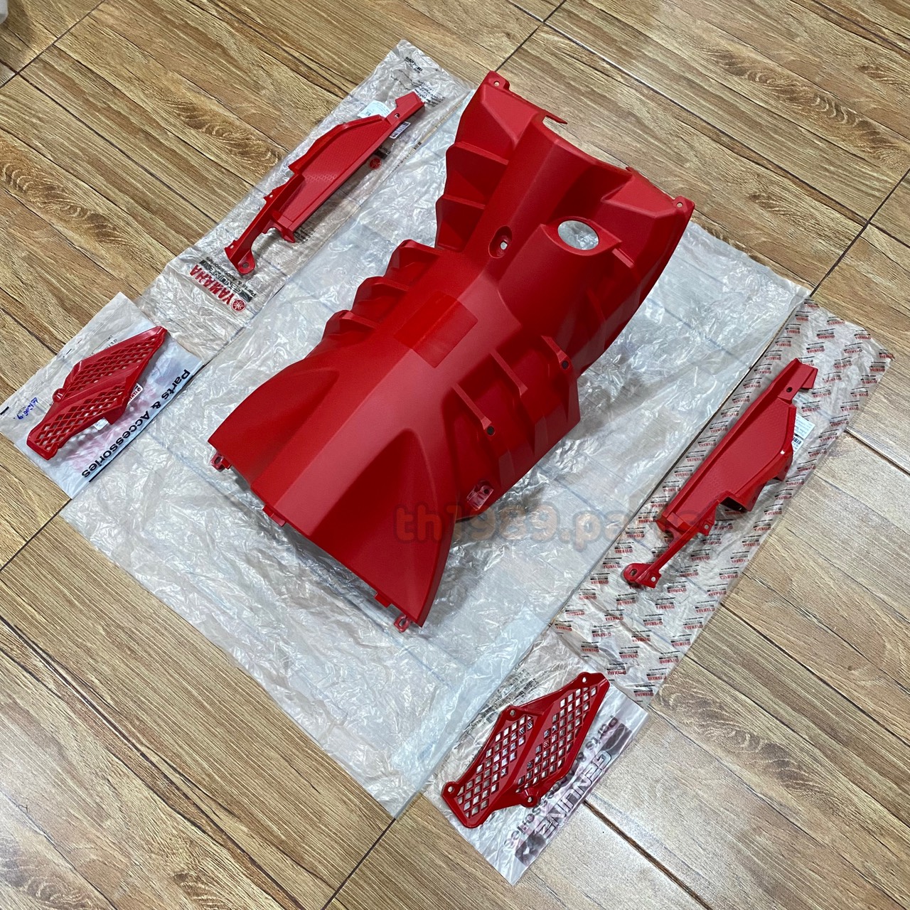 ชุดพลาสติกสีแดง TTX อะไหล่แท้ YAMAHA 1GS (สีแดง-RED)