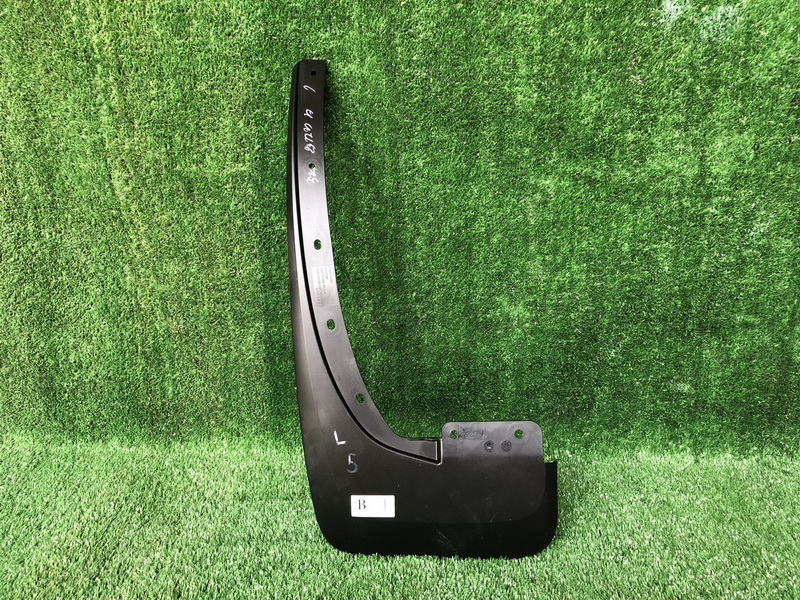 แผ่นกันโคลนรถยนต์