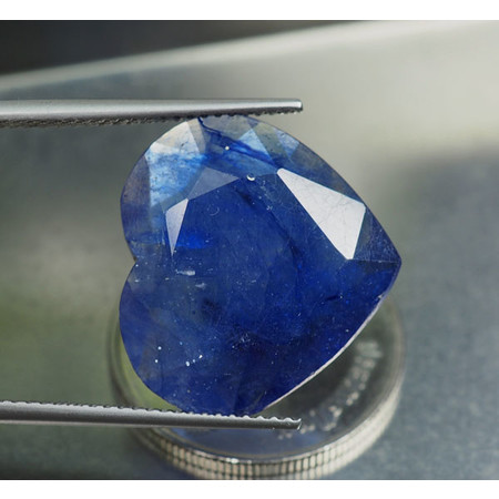 พลอยไพลิน (Sapphire) 13 กะรัตเจียร 2 ด้าน