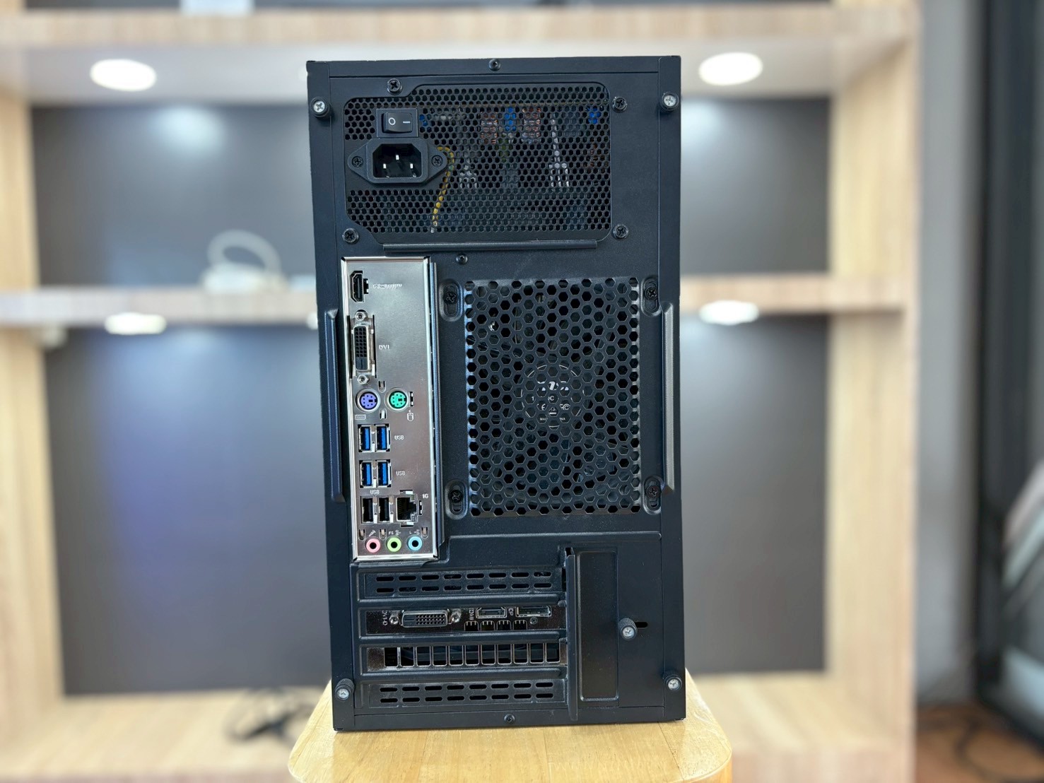 PC ประกอบ Ryzen 5 4600G / GTX 1650 / RAM 16GB / SSD 500GB