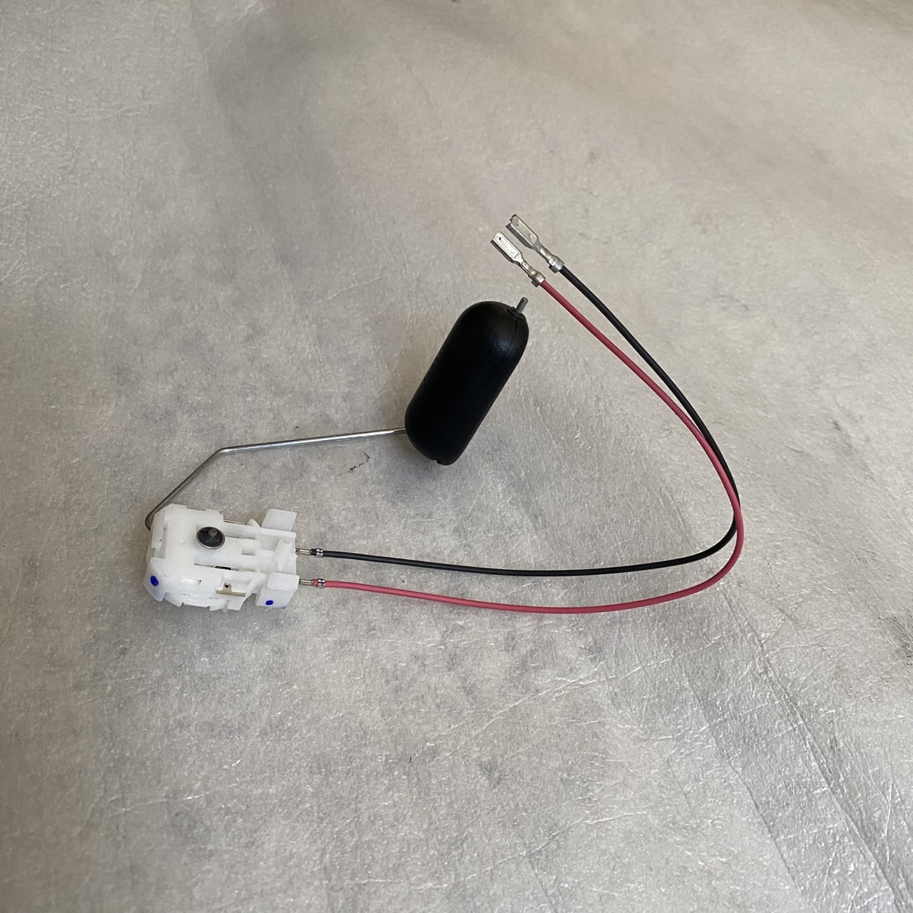 37800-KZV-T01 ชุดลูกลอยวัดระดับน้ำมันเชื้อเพลิง DREAM SUPER CUB 2014 อะไหล่แท้ HONDA