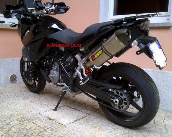 ท่อ akrapovic สำหรับ ktm 990 SM/SMT/SMR ทั้ง Slip-on และ Full (For Exhibition only)