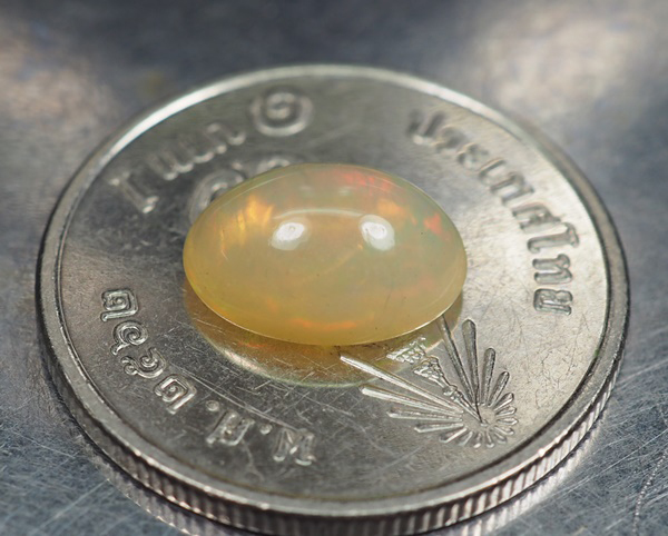 โอปอลหลากสี (Opal) 1.25 กะรัต