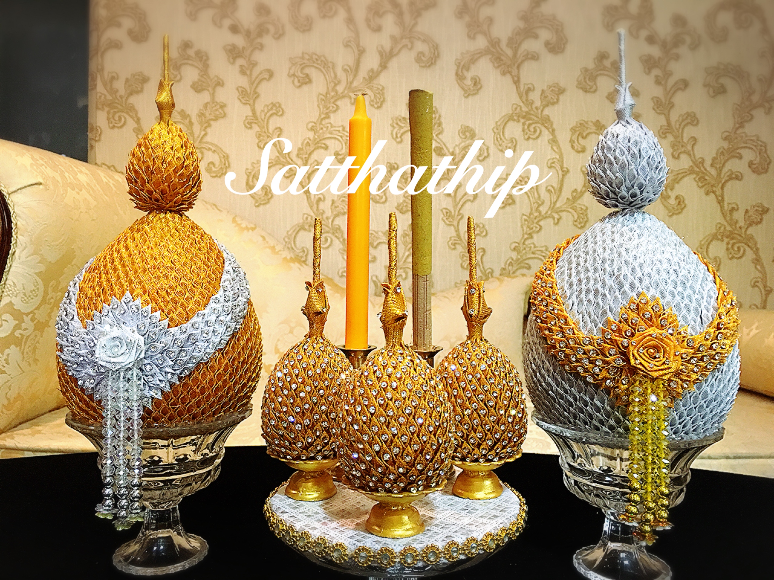 ชุดพานพุ่ม พร้อมพานเครื่องทองน้อย ผ้าตาดประดับคริสตัล