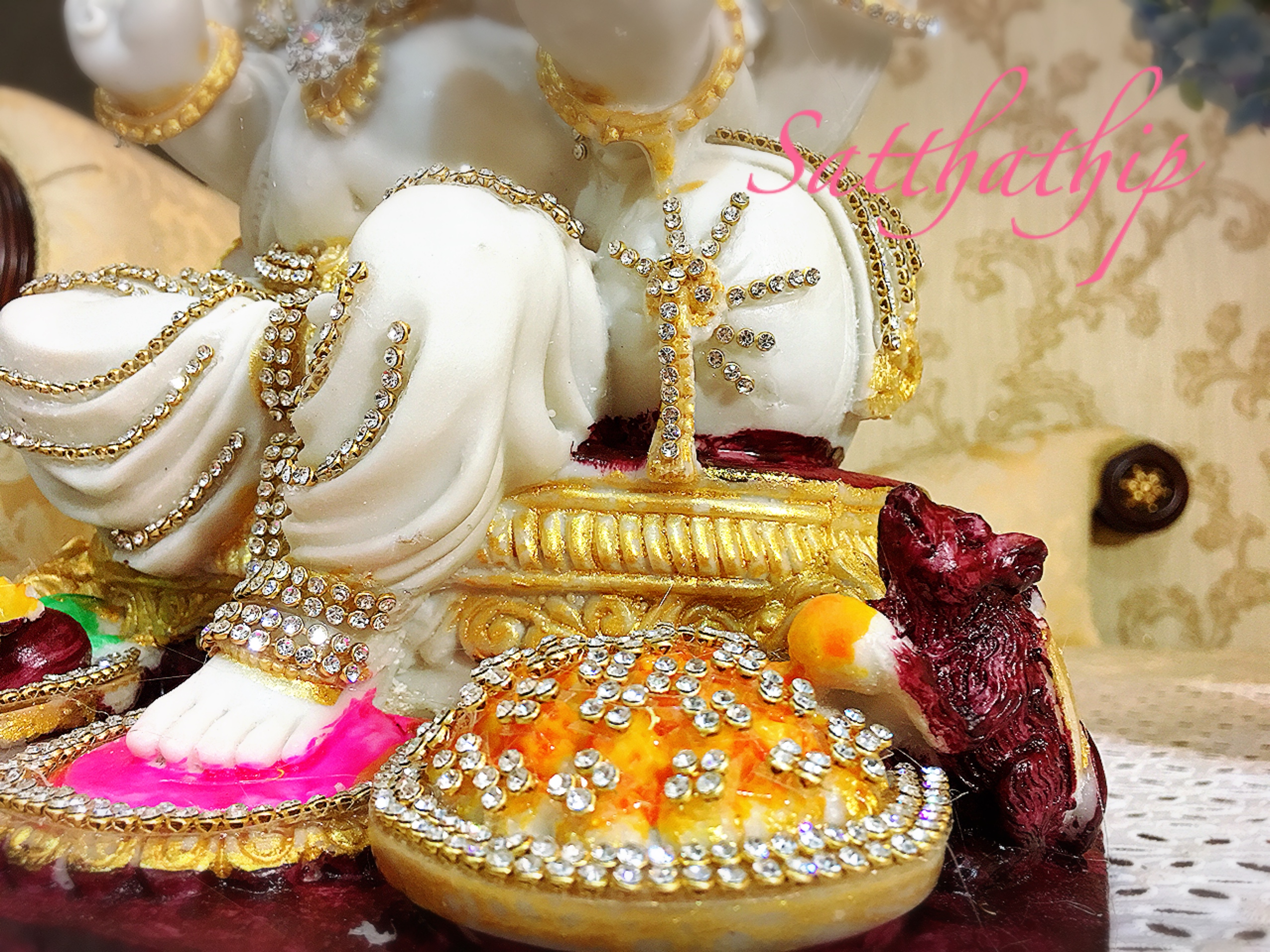 พระพิฆเนศ ปางประทานพร (เรซิ่น แต่งองค์) - Ganesha: Lord of Success