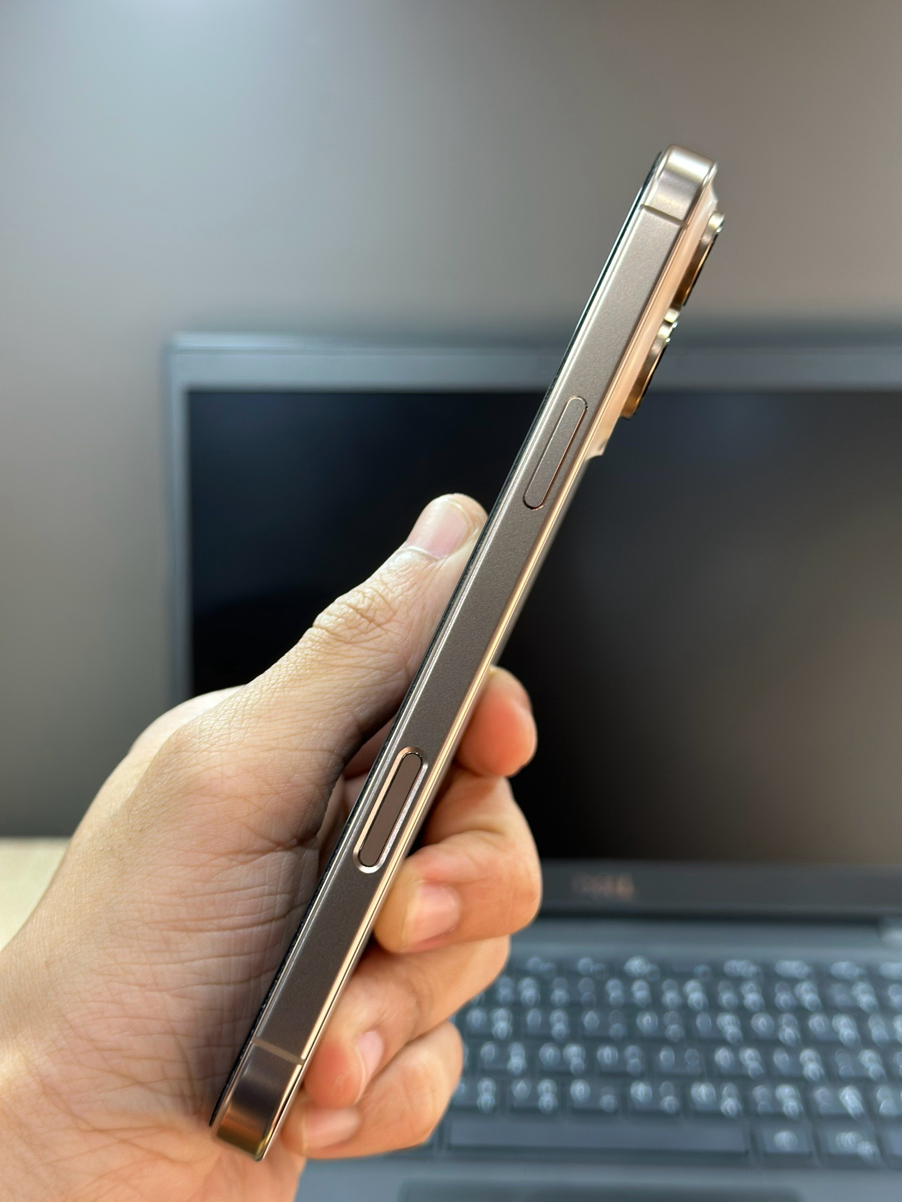 iPhone 16 Pro 128GB Desert Titanium