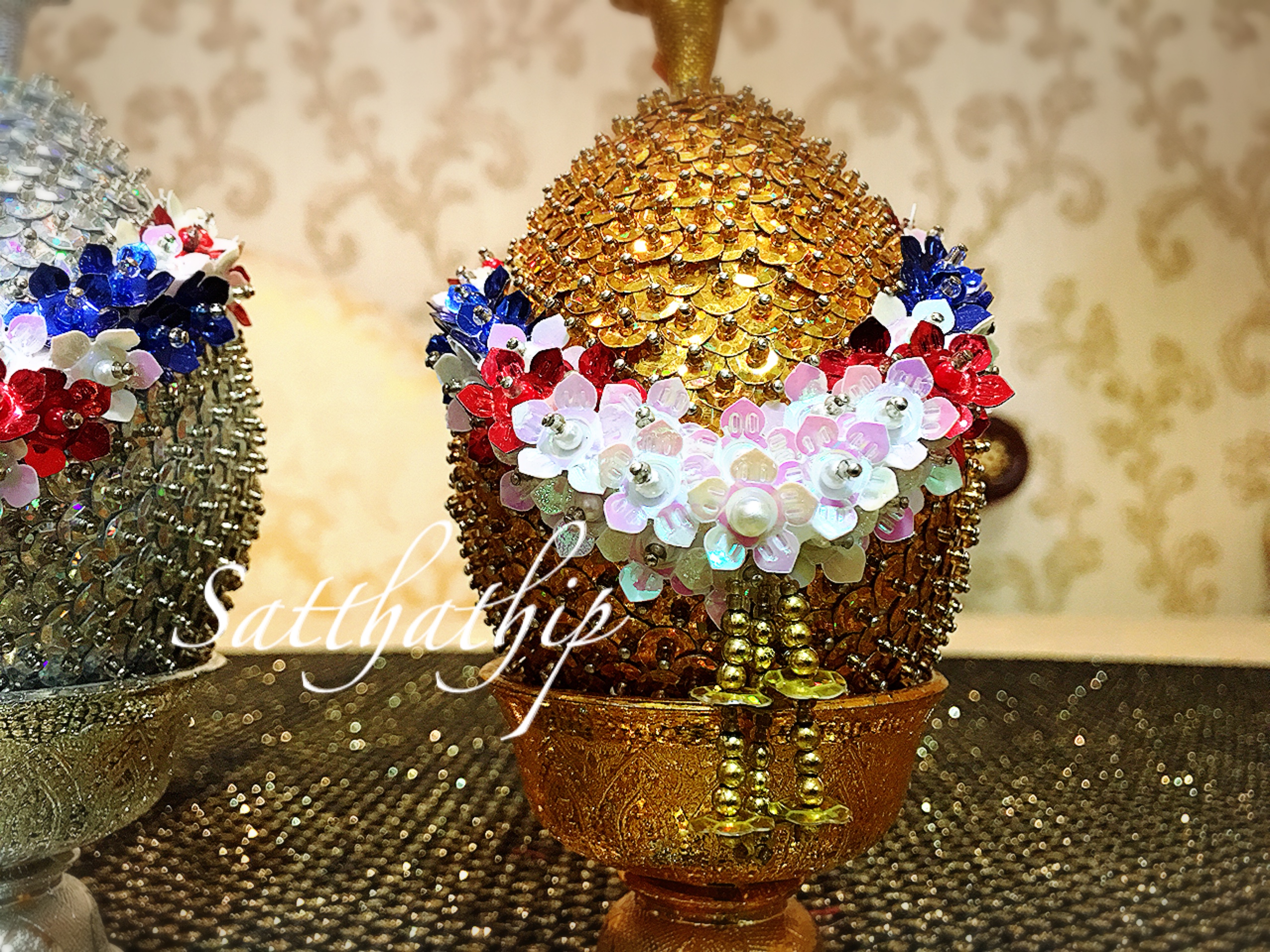 พานพุ่ม - พานพุ่มเลื่อม เงินทอง ประดับลายธงชาติ - พานพุ่มลายธงชาติ - Phan bush