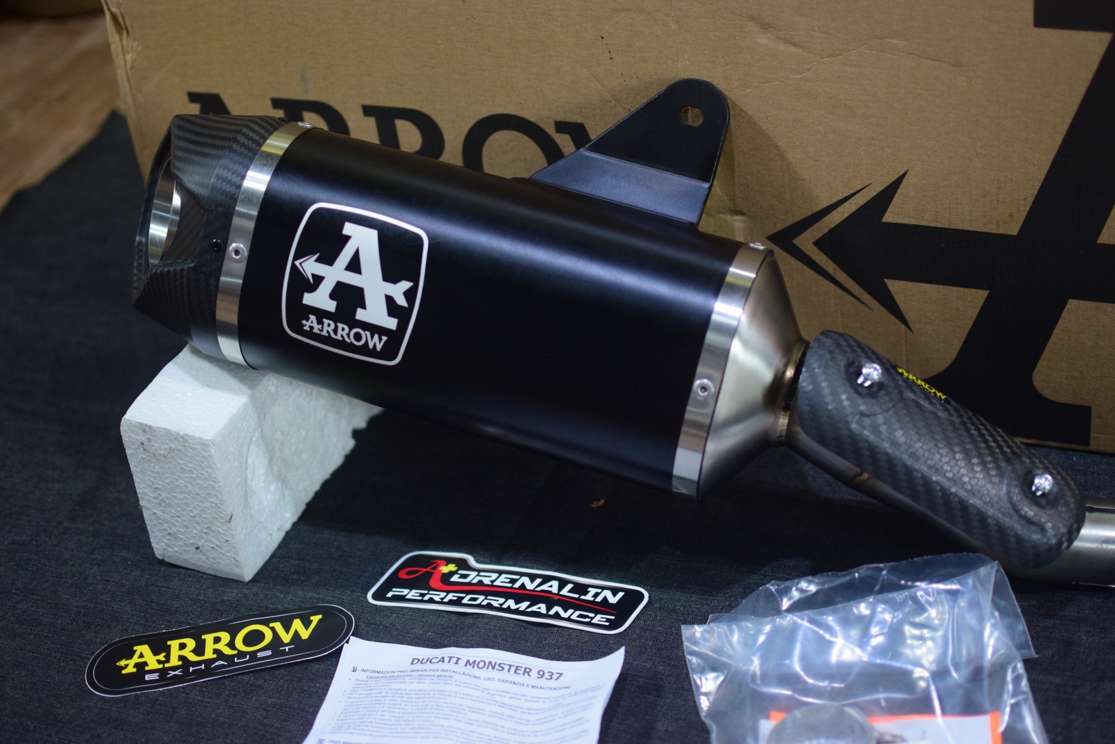 ท่อ Arrow รุ่น Indy race สำหรับ Monster 937 (For Exhibition only)