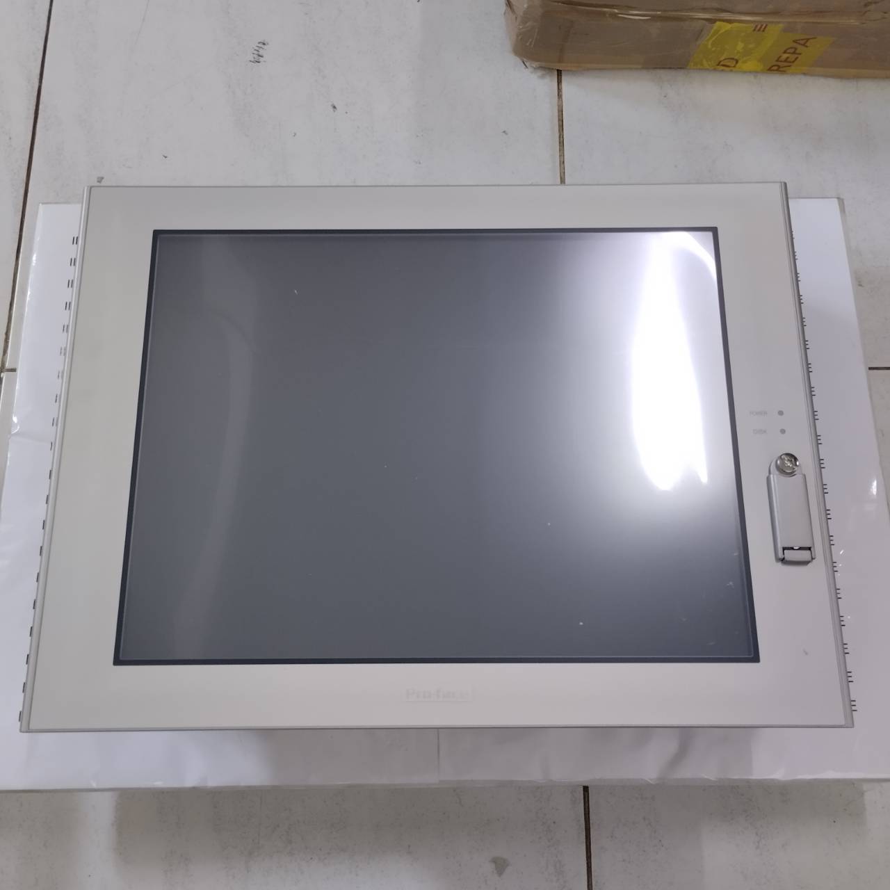 PS3710A-T42 PROFACE LCD TOUCH SCREEN