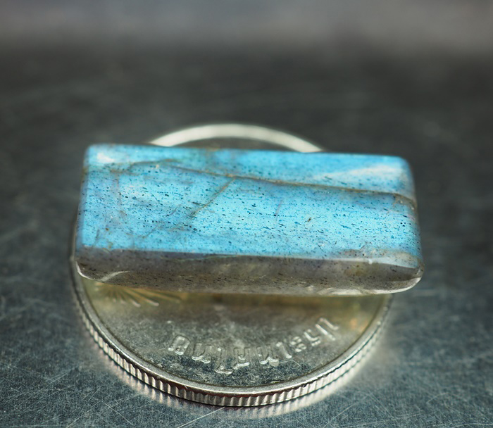 พลอยลาบราโดไรท์ (Labradorite) 9.50 กะรัต