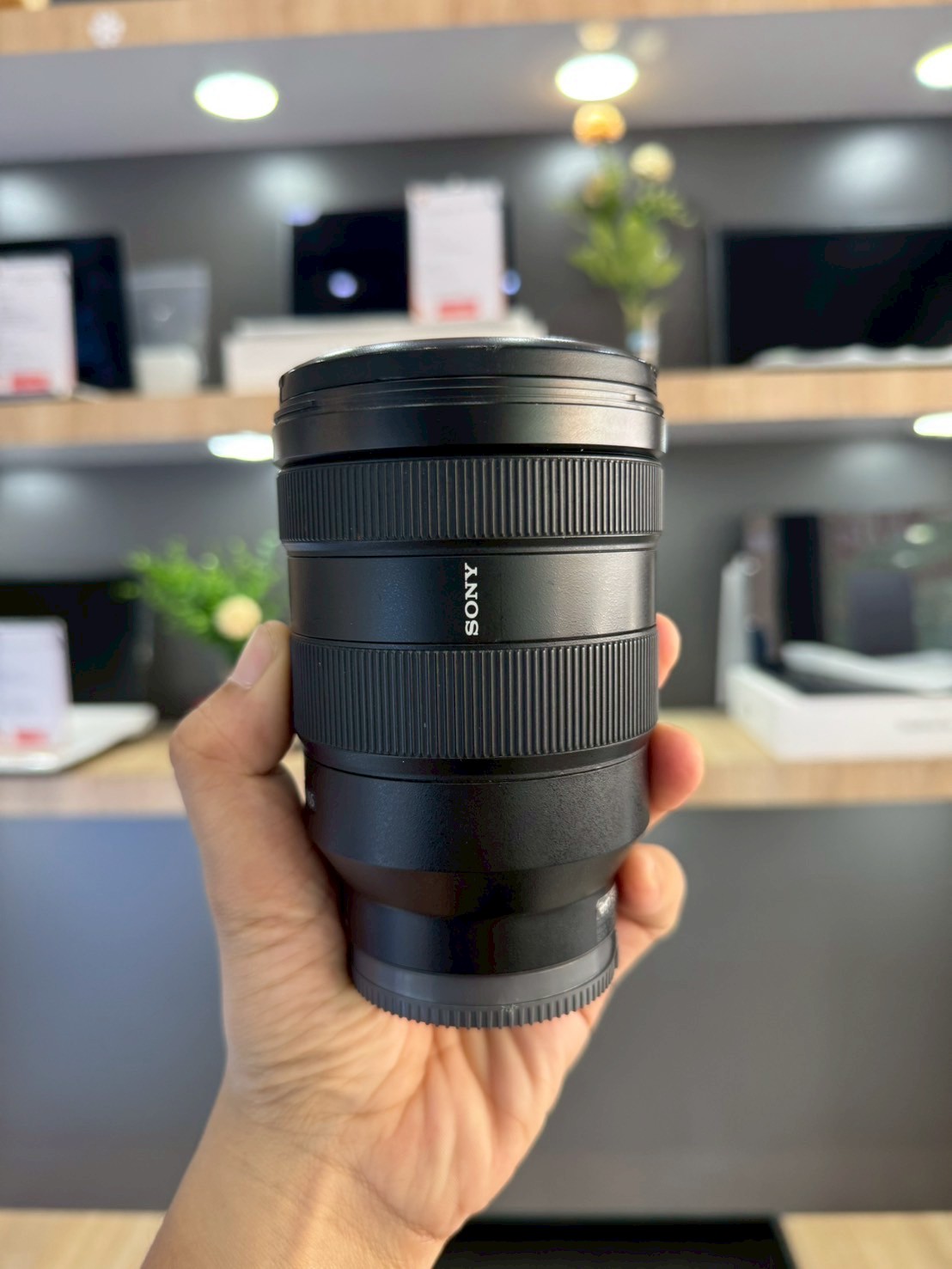 Sony Lans FE 24-105 mm. F4 G OSS