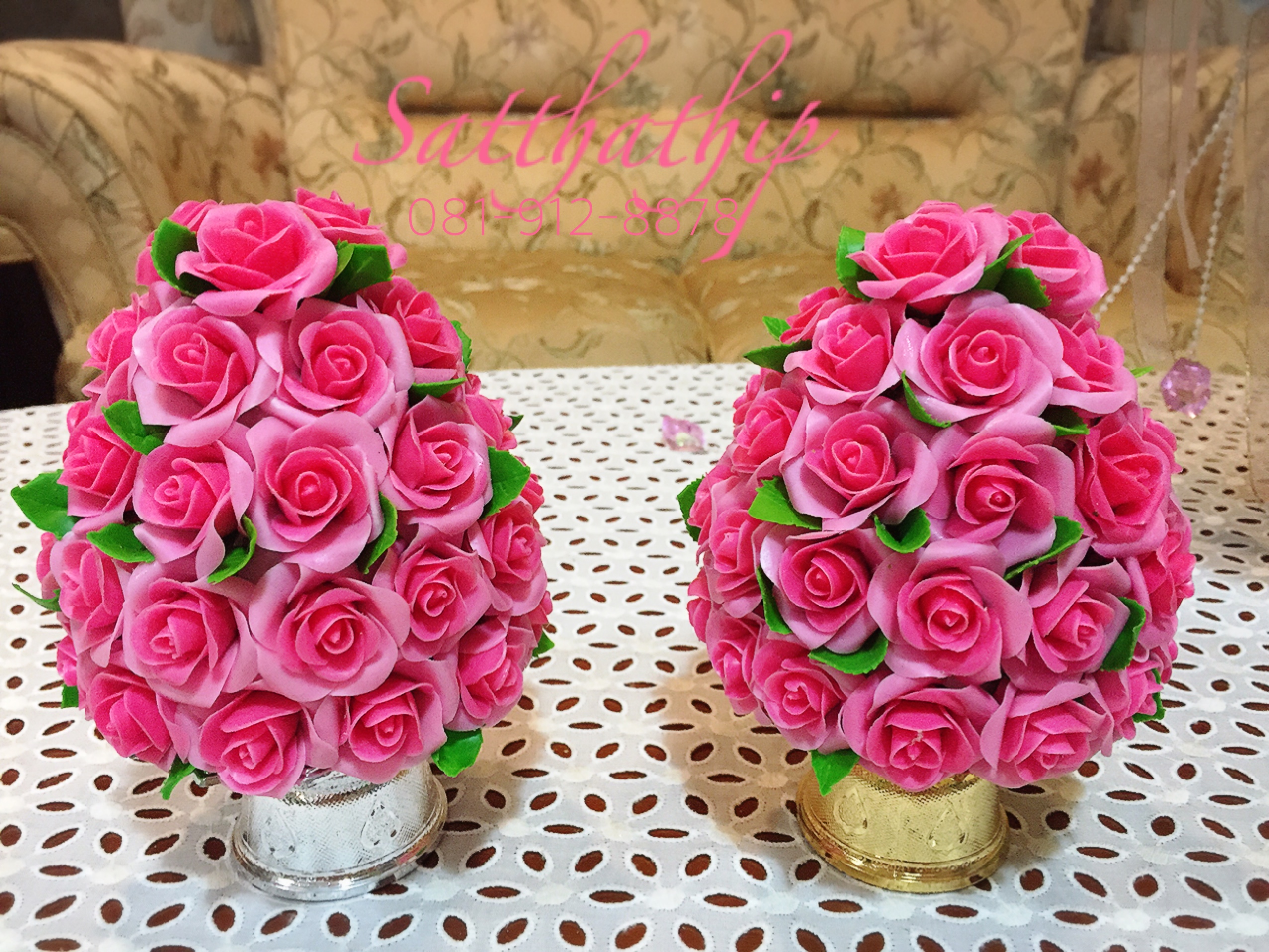 พานพุ่มดอกกุหลาบ ประดิษฐ์จากดิน [4.5 นิ้ว 1,500 บาท/คู่]