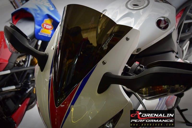 ชิวหน้า Zero Gravity WindScreen สำหรับ CBR1000RR