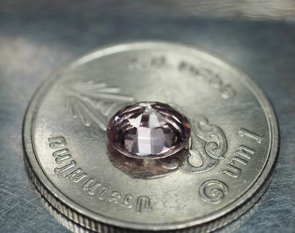 พลอยทัวร์มาลีน ( Pink Tourmaline) 0.75 กะรัต