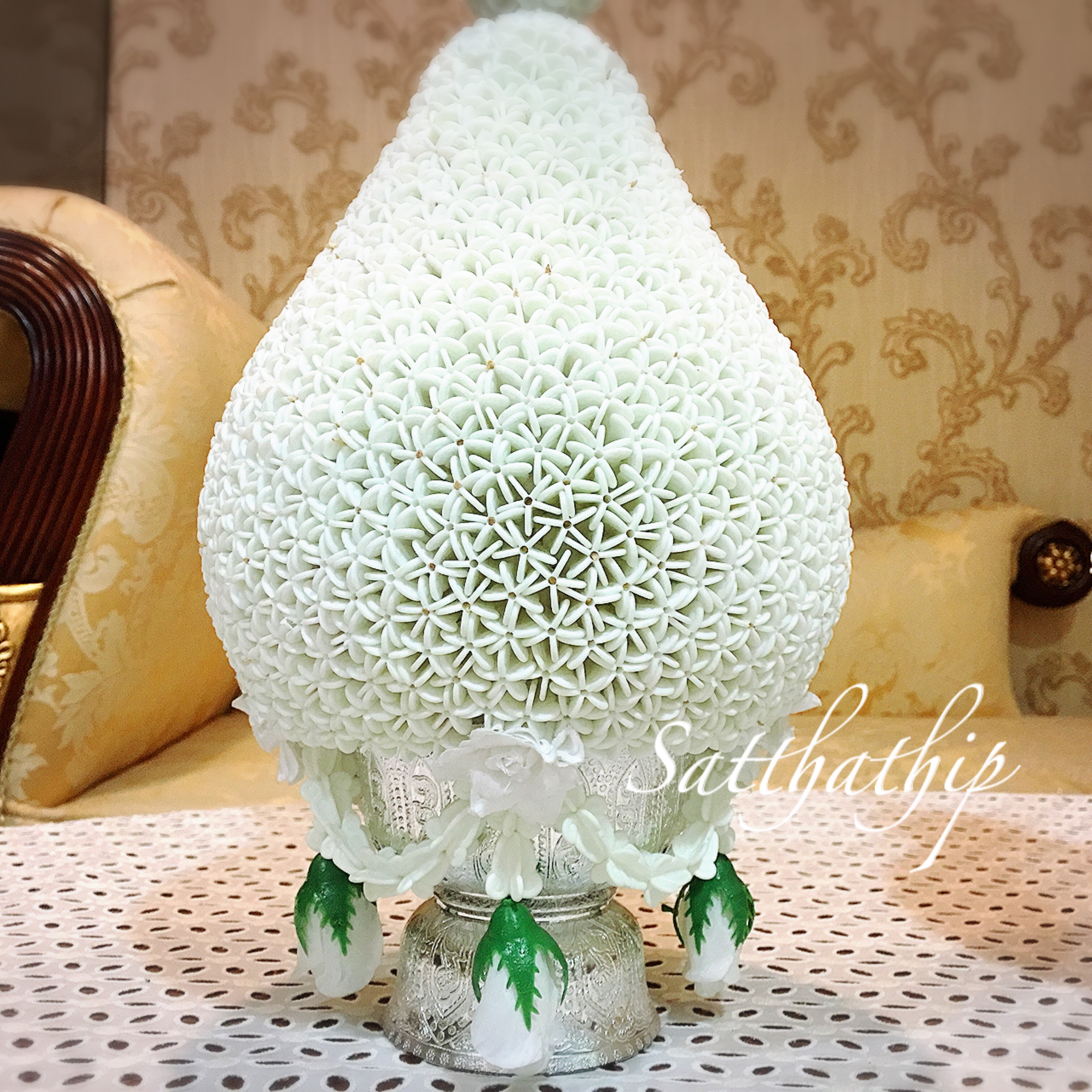 พานพุ่ม - พานพุ่มสักการะ - พานพุ่มดอกรัก - พานพุ่มดอกรักประดิษฐ์ (พลาสติก) - พานพุ่มสีขาว - Panpum