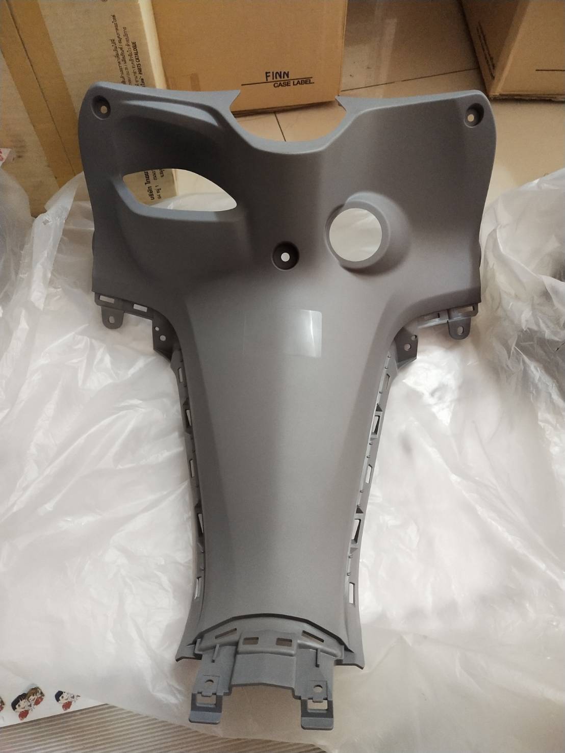 บังลมตัวในสีเทา(006A,RG) สำหรับรุ่น FINN' 2019 อะไหล่แท้ YAMAHA B6F-F8312-10 รหัสทดแทน B6F-F8312-11