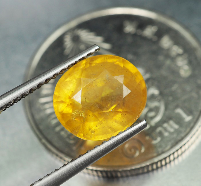 บุษราคัมอัฟริกาสีเหลือง (Sapphire) 3.30 กะรัต