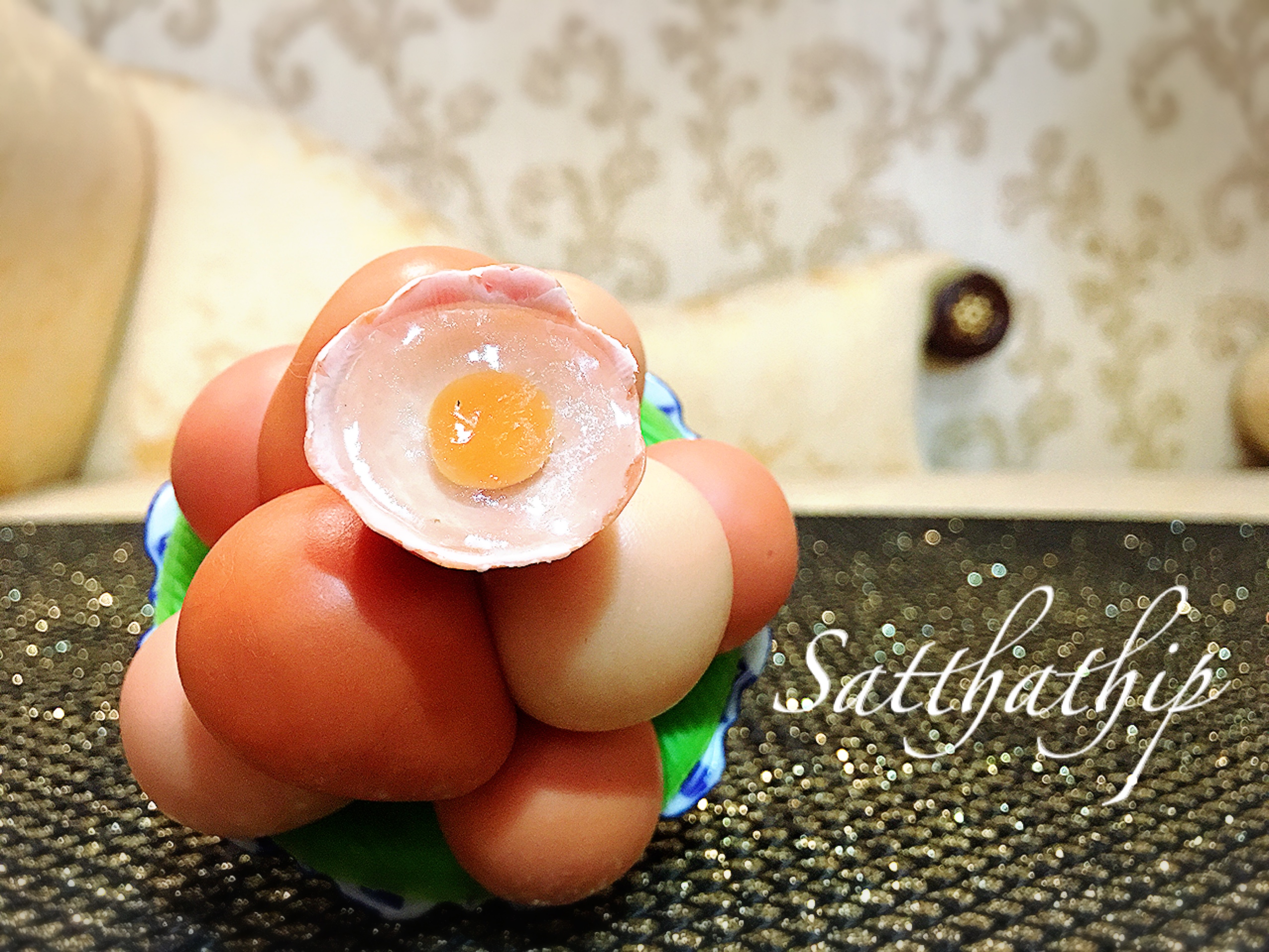 พานไข่ไก่ ประดิษฐ์จากดิน