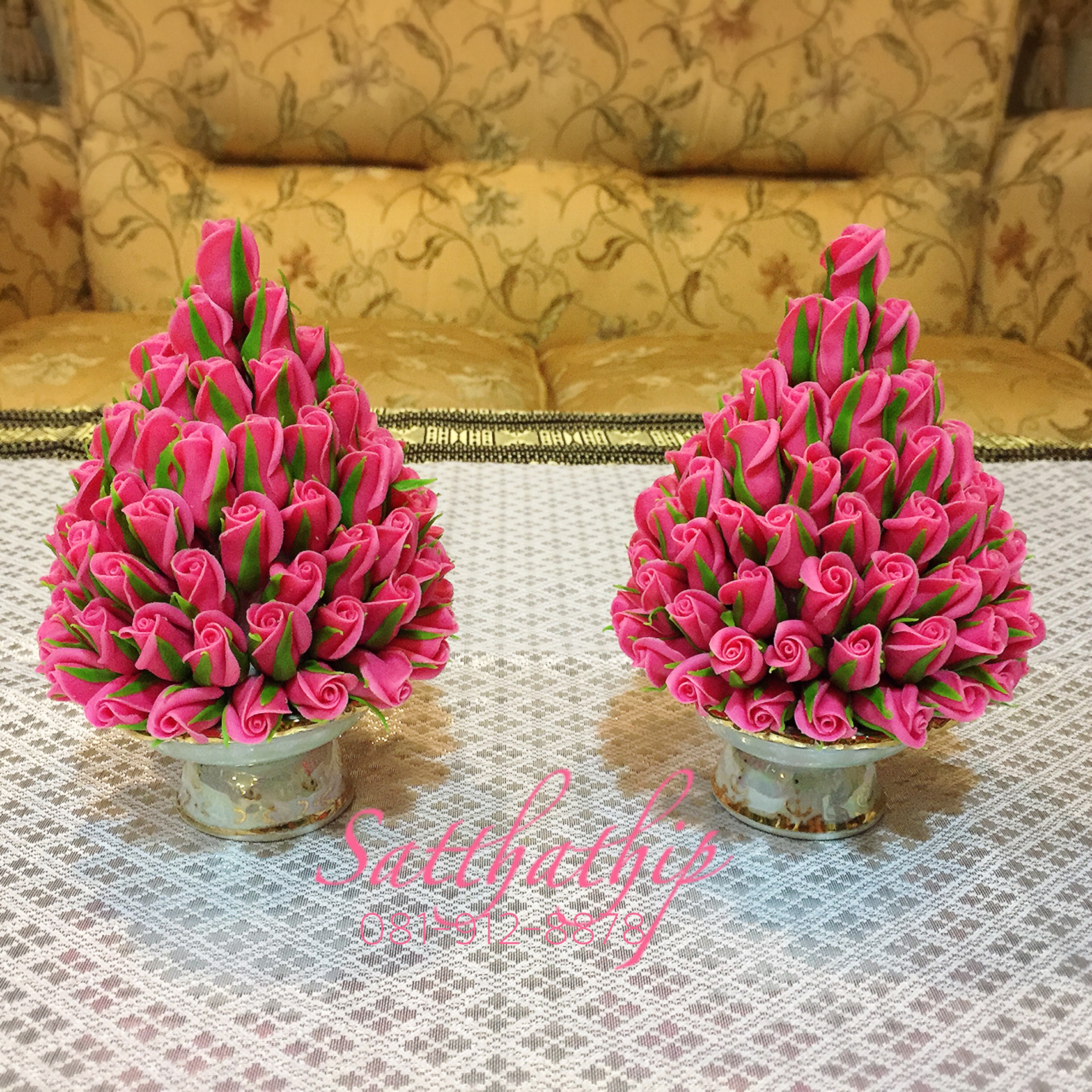 พานพุ่มดอกกุหลาบ ประดิษฐ์จากดิน [3.5 นิ้ว 1,100 บาท/คู่]