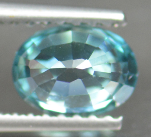เพทายสีฟ้าน้ำทะเล (Zircon) 1.30 กะรัต