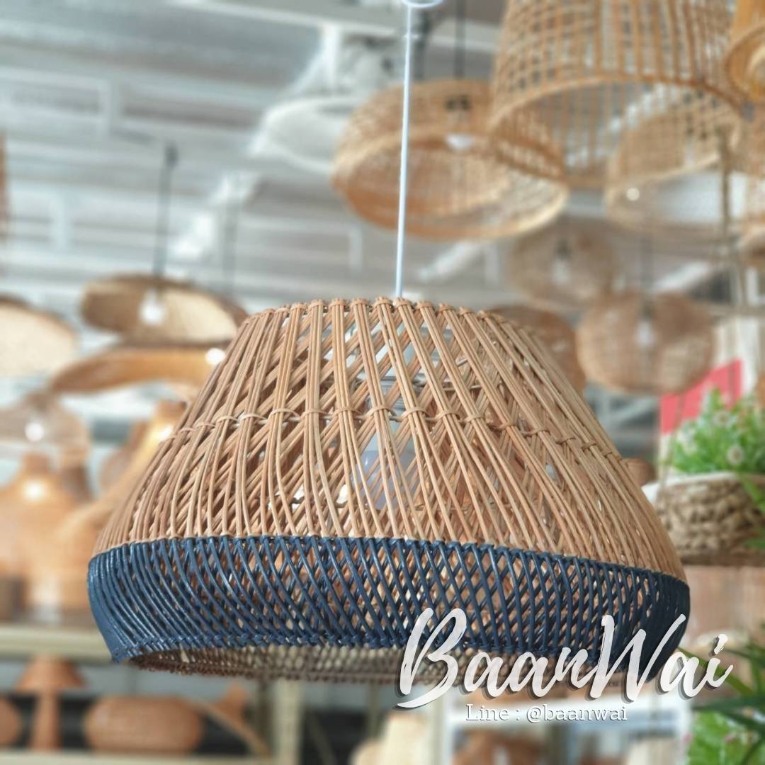 โคมไฟหวาย ขนาด 40 * 30 cm