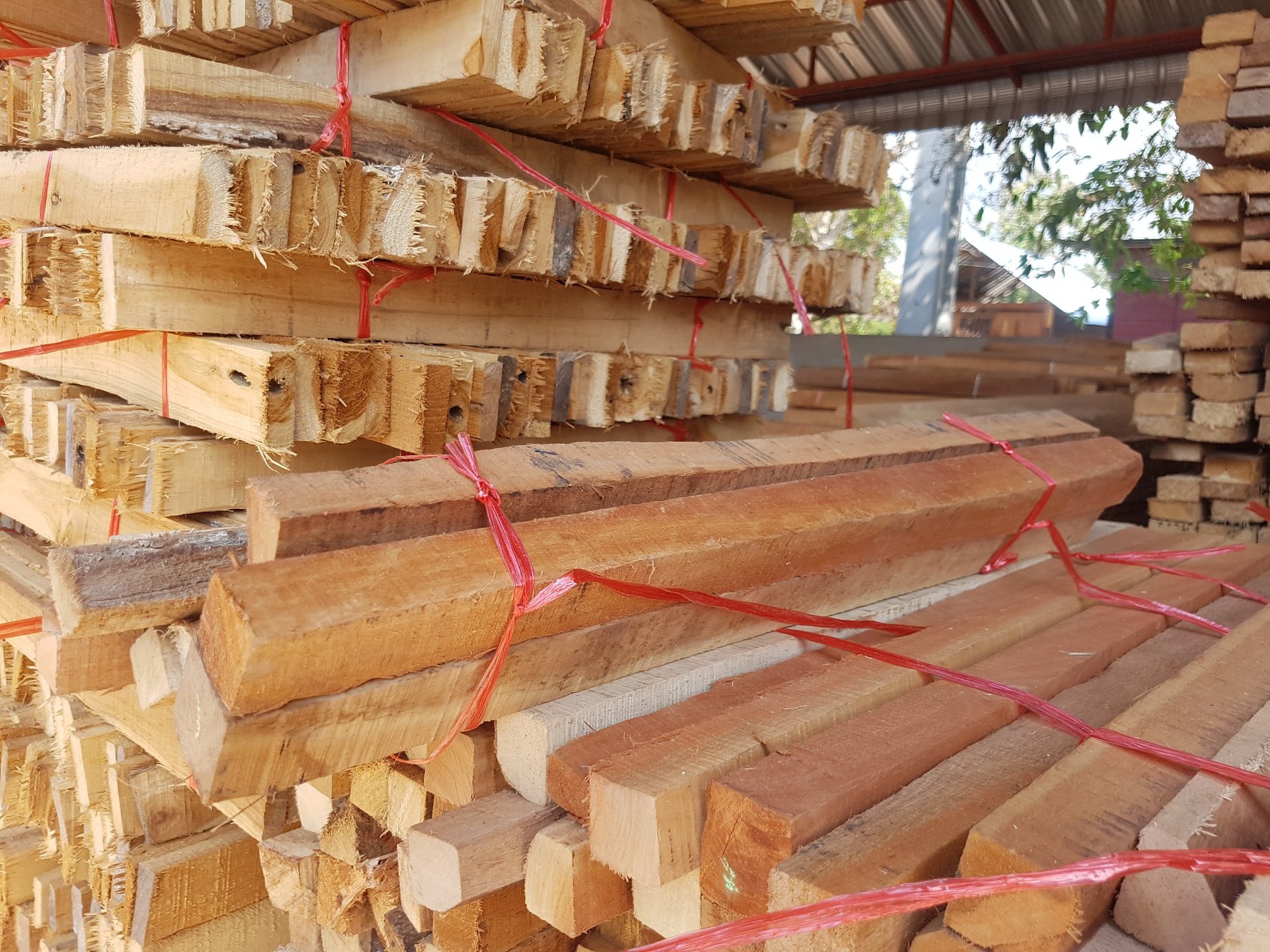 ( รหัส A2 ) ศาลา ไม้สัก สีเงา หลังตั้ง หลังคาสีขาว / ขนาด 2.00 x 2.00 x 3.00 เมตร