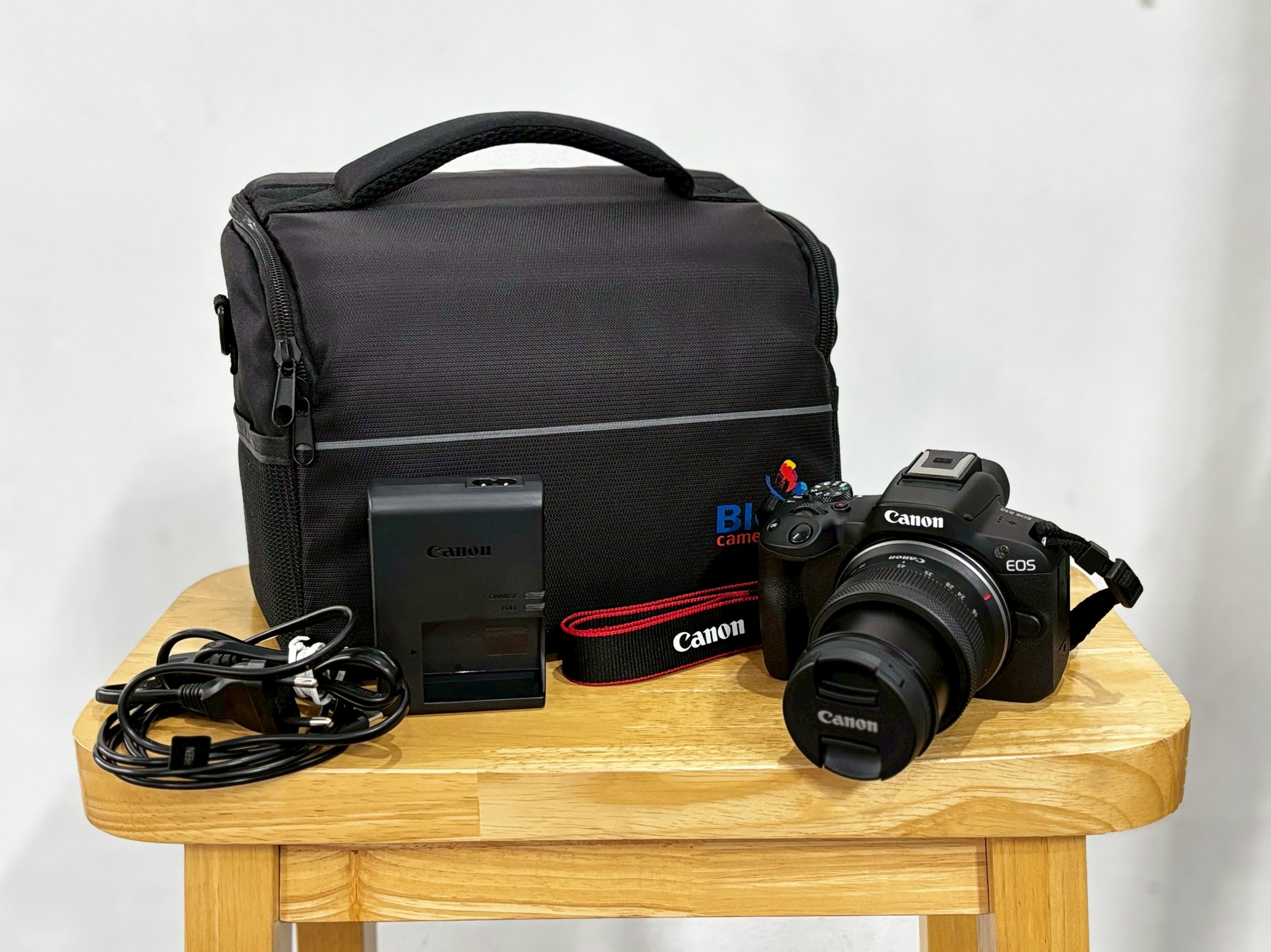 Canon Canon EOS R50 + Canon RF-S 18-45mm f/4.5-6.3 IS STM Lens