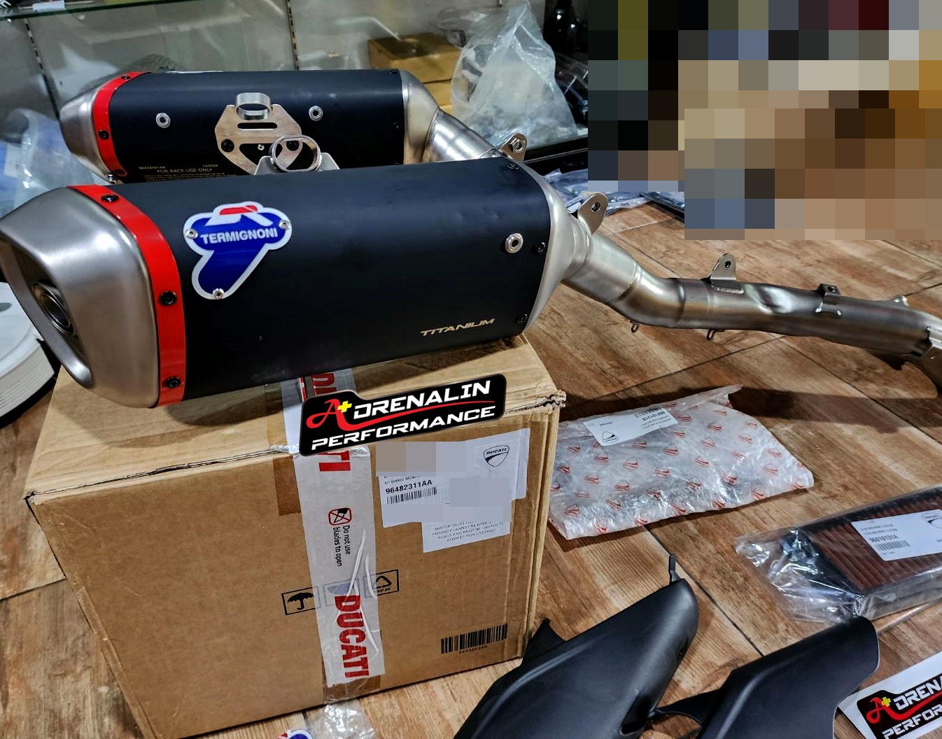 ท่อฟูล Termignoni สำหรับ Hypermotard 698 mono ท่อคู่ไทเทเนียมดำ พร้อมคอ racing แสตนเลส (For Exhibition only)