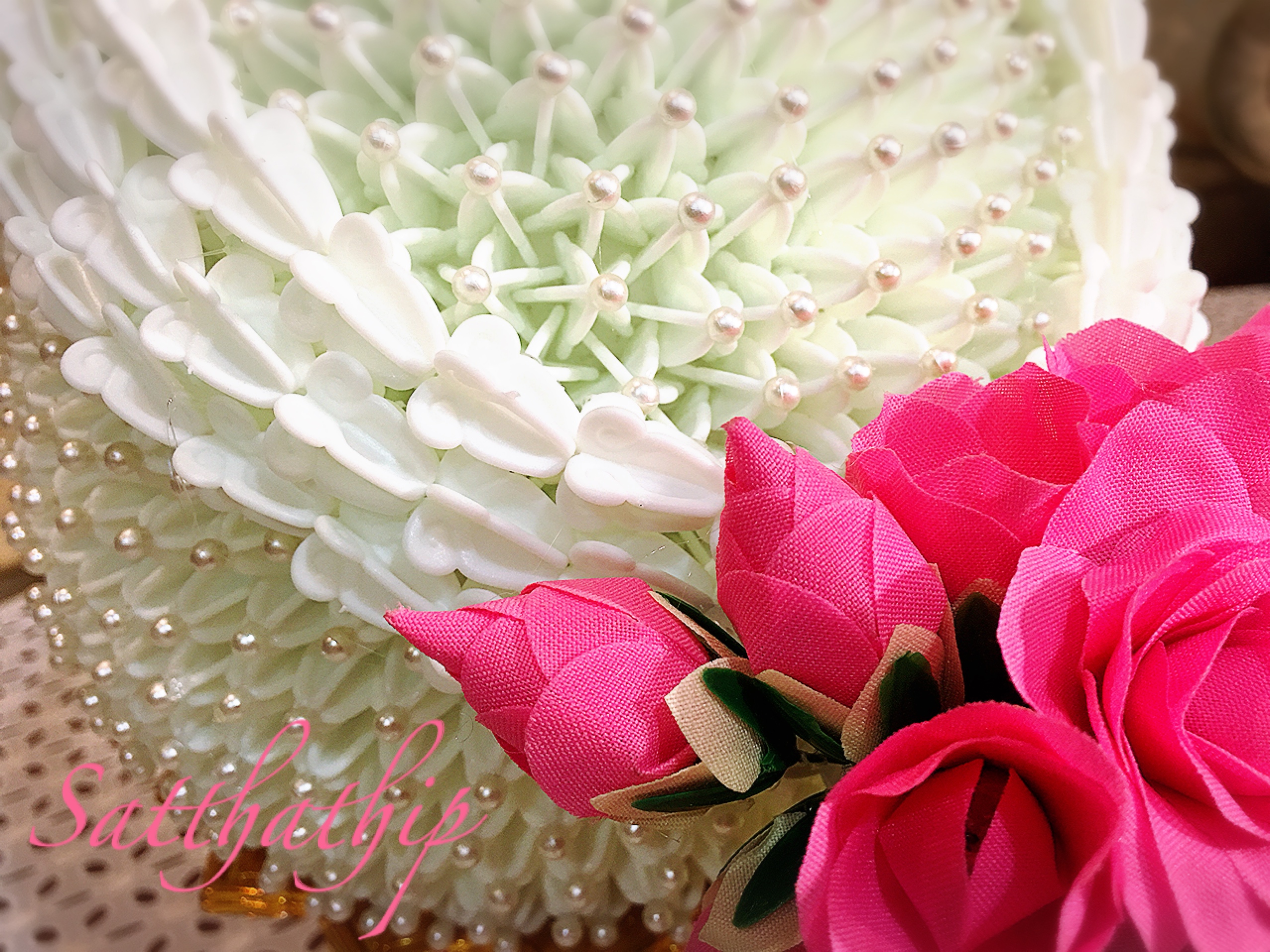 พานพุ่ม - พานพุ่มสักการะ - พานพุ่มดอกรัก - พานพุ่มดอกรักประดิษฐ์ (พลาสติก) - พานพุ่มสีขาว - Panpum