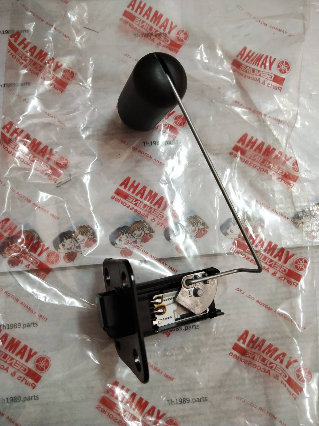ลูกลอยถังน้ำมัน สำหรับรุ่น MIO,FINO รุ่นเก่า อะไหล่แท้ YAMAHA 5VV-H5752-00