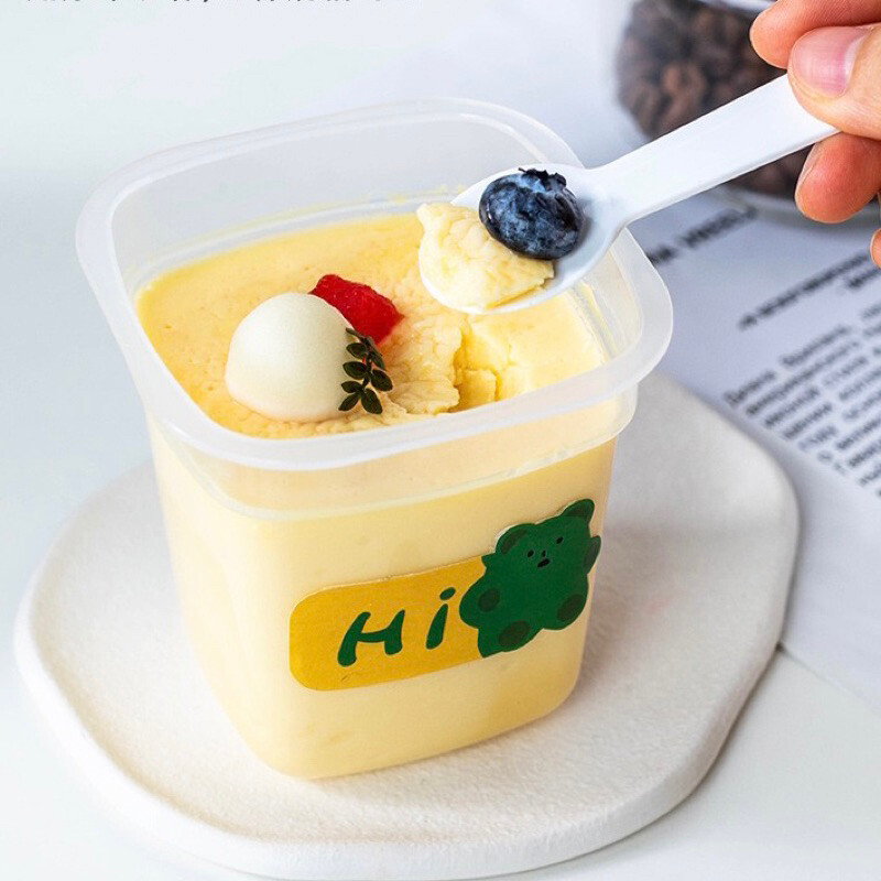 ถ้วยพุดดิ้ง PP เหลี่ยม 280 ml. ฝาปิด+ ช้อน 25 ใบ (09-8155)