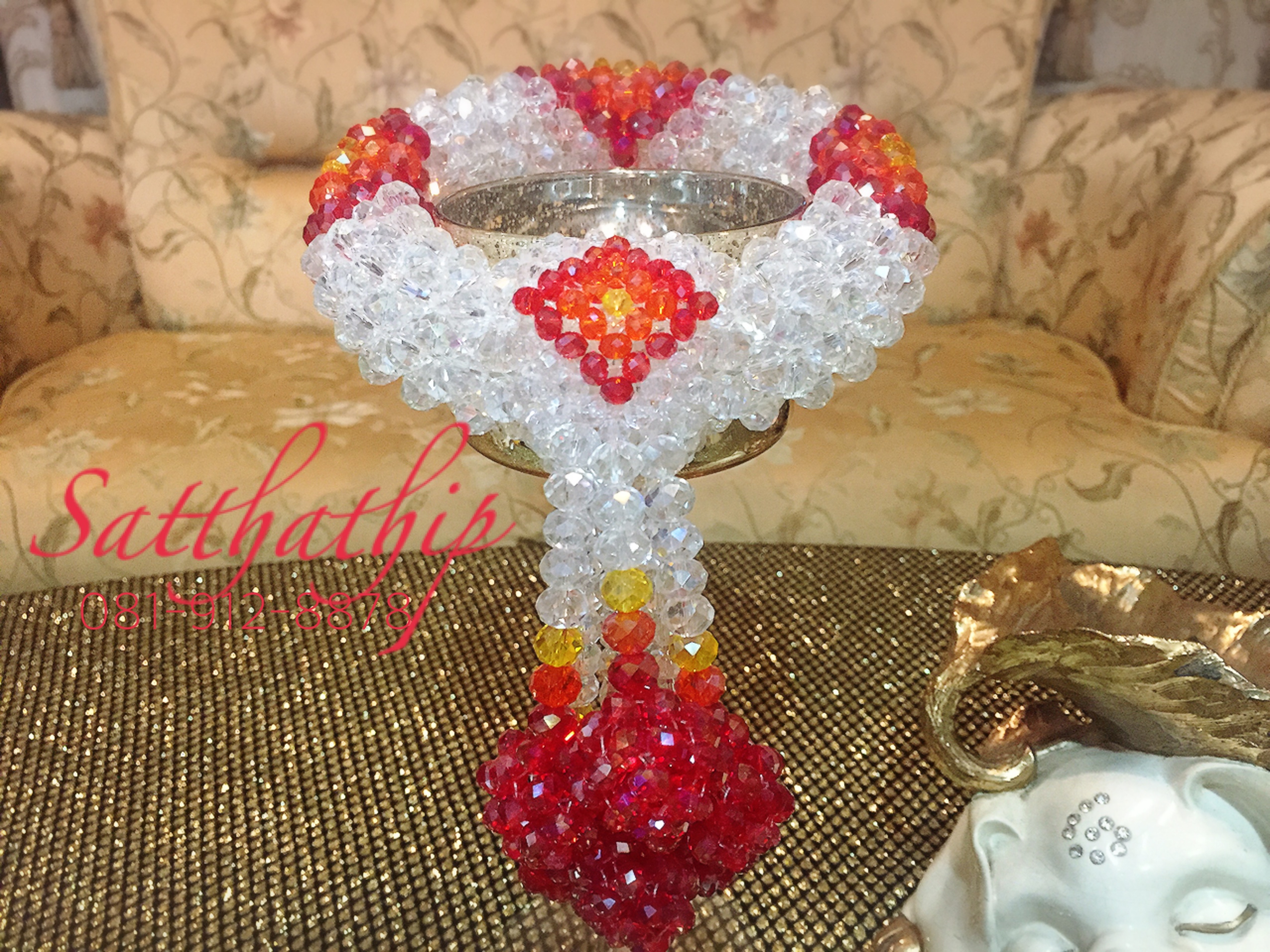 พวงมาลัยคริสตัล สีโทนแดง - Crystal Garland