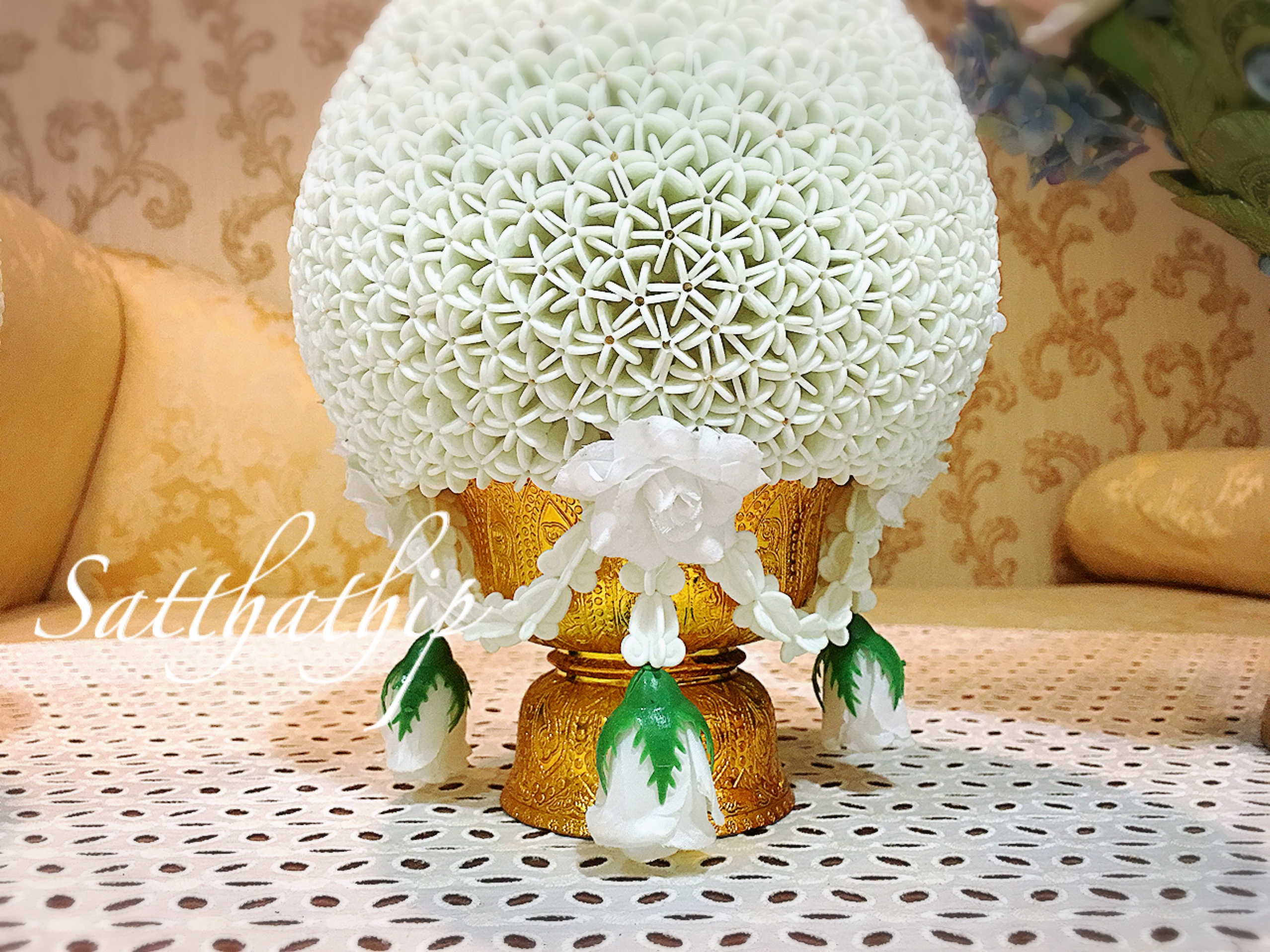 พานพุ่ม - พานพุ่มสักการะ - พานพุ่มดอกรัก - พานพุ่มดอกรักประดิษฐ์ (พลาสติก) - พานพุ่มสีขาว - Panpum