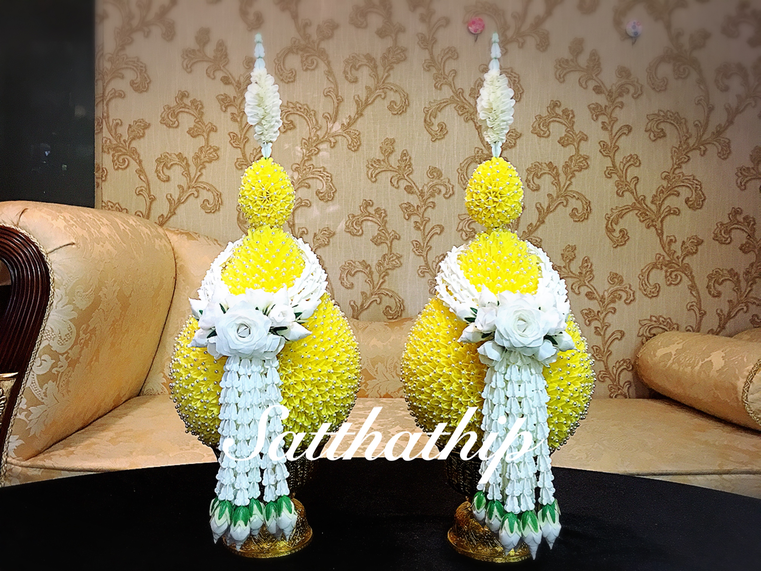 พานพุ่ม - พานพุ่มสักการะ - พานพุ่มดอกรัก - พานพุ่มดอกรักประดิษฐ์ (พลาสติก) - พานพุ่มสีเหลือง - Panpum