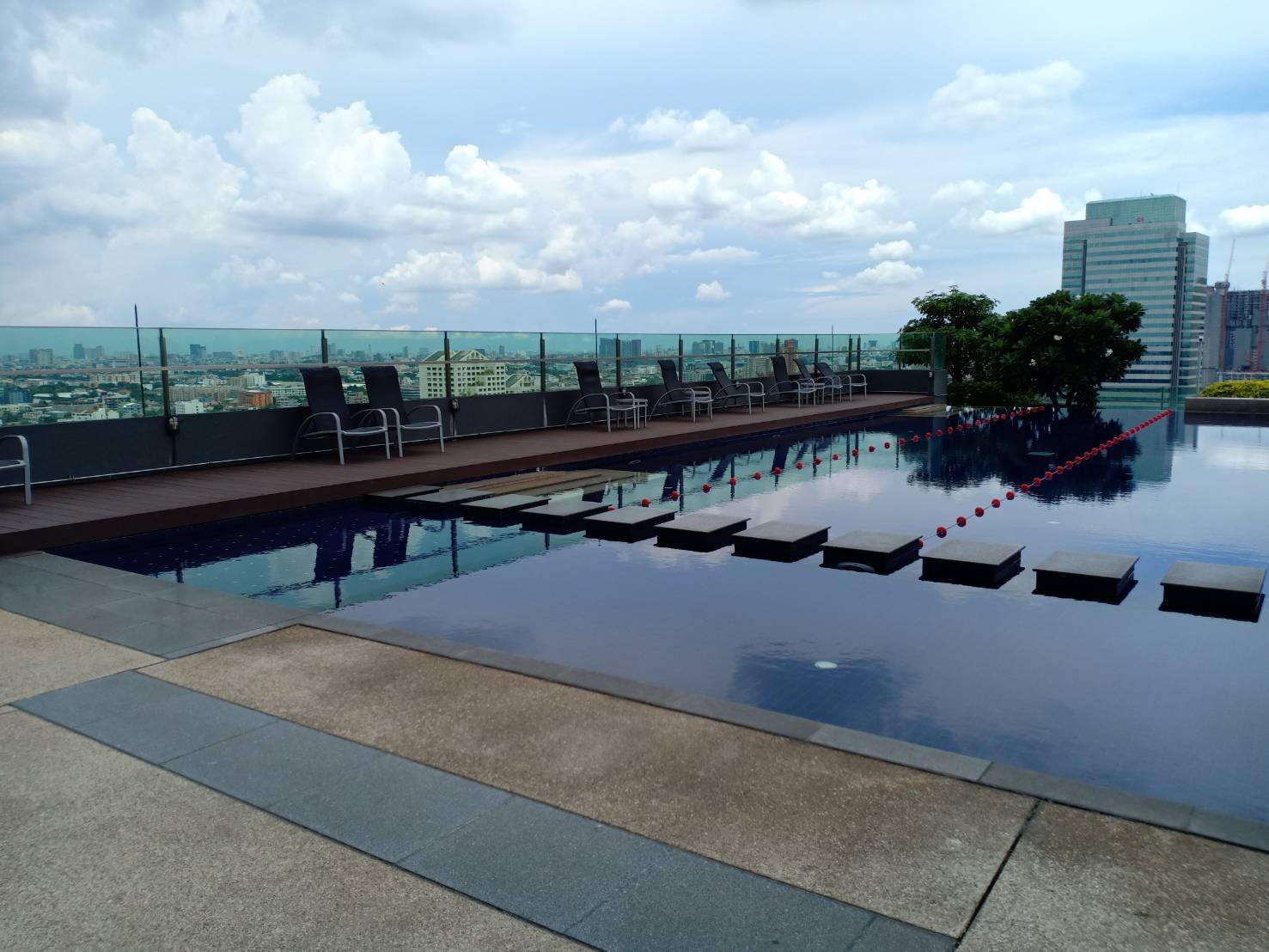 Life@Ratchada-Suthisan