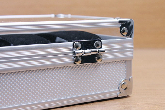 กล่องใส่นาฬิกา 6 เรือน แบบอลูมิเนียม