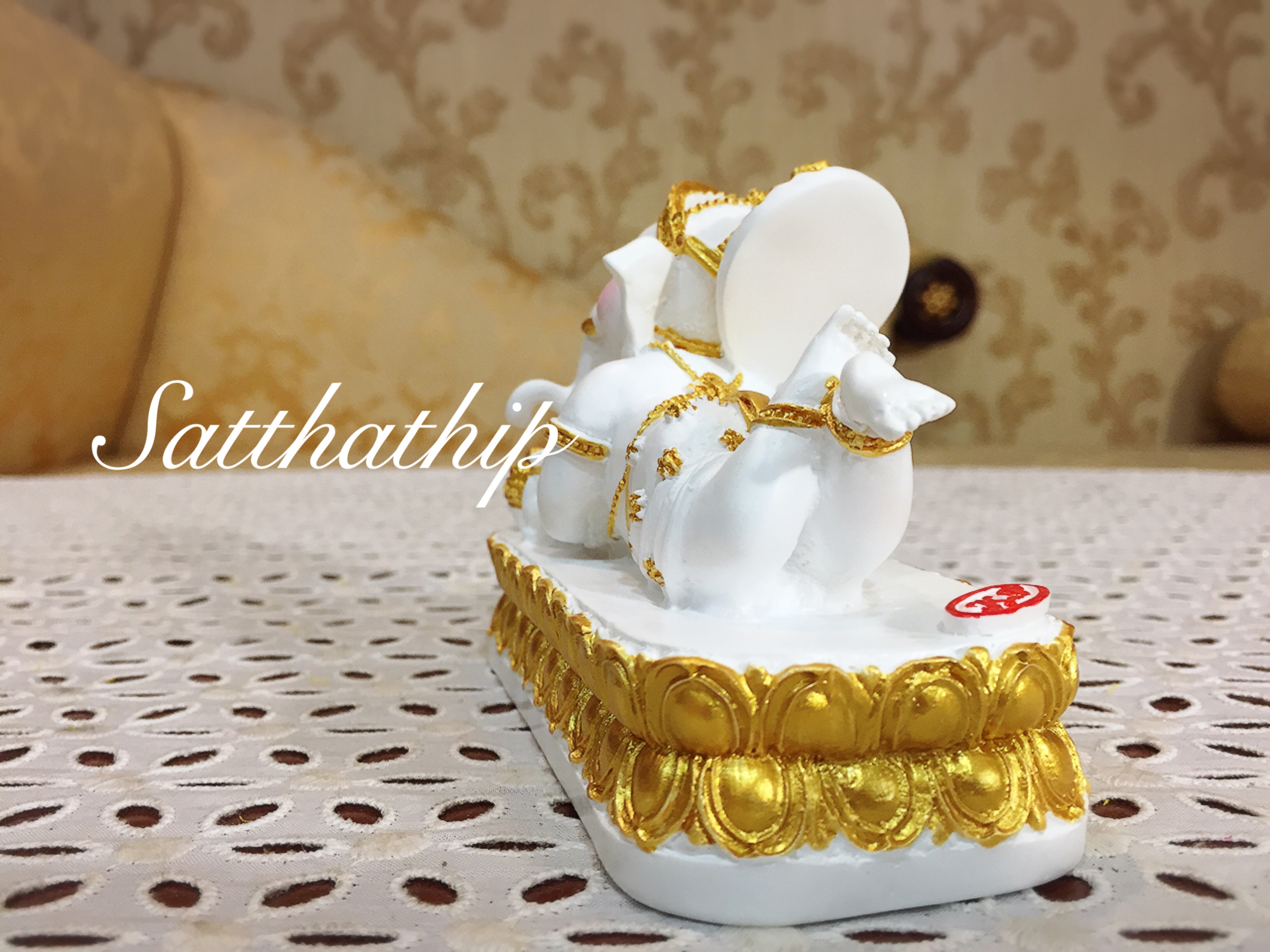 พระพิฆเนศ ปางเสวยสุข (เซรามิก) - Ganesha: Lord of Success