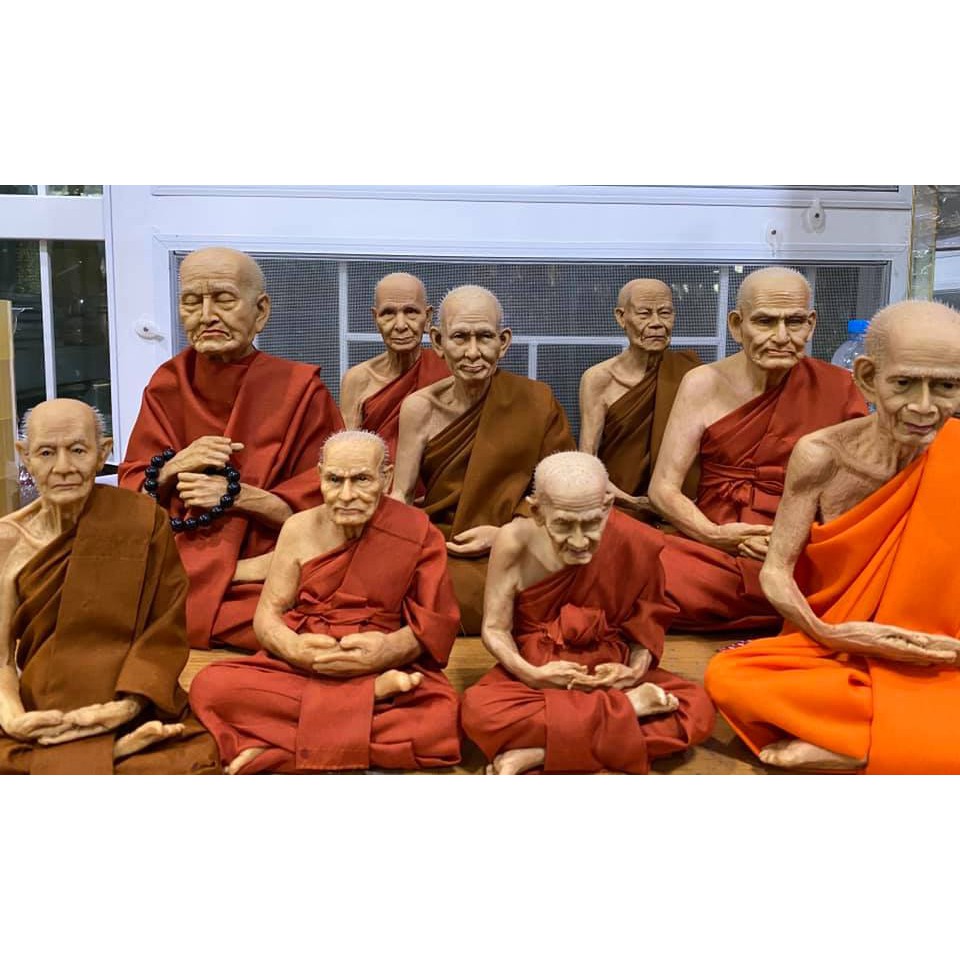 สมเด็จโต หลวงปู่ทวด พระเกจิ หน้าตัก 9 นิ้ว รับเกจิท่านใดระบุในเเชทจ้า