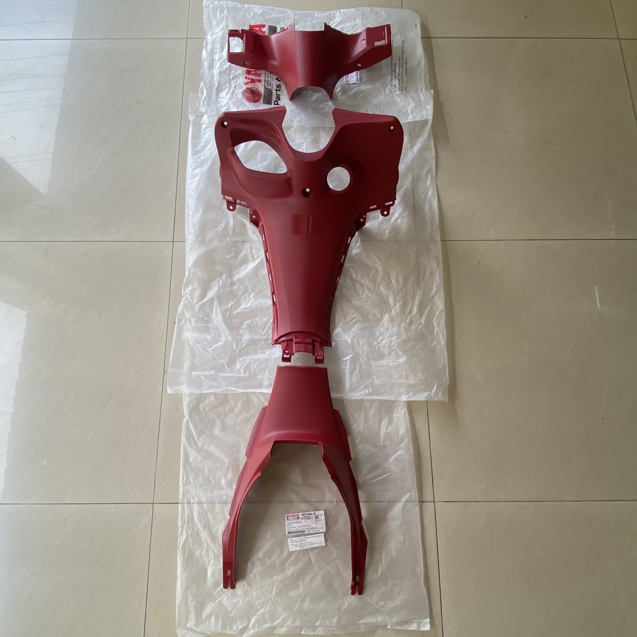 ชุดพลาสติกสีแดง FINN B6F อะไหล่แท้ YAMAHA (สีแดง-RED)