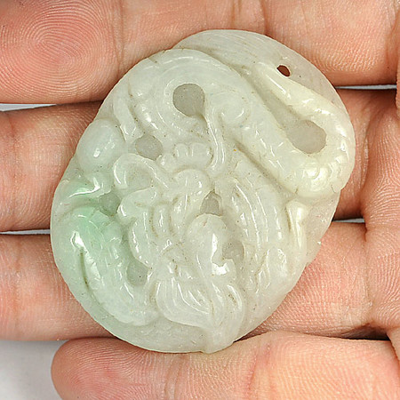 จี้หยกเขียวแกะลายองุ่น (Jade) 88.80 กะรัต