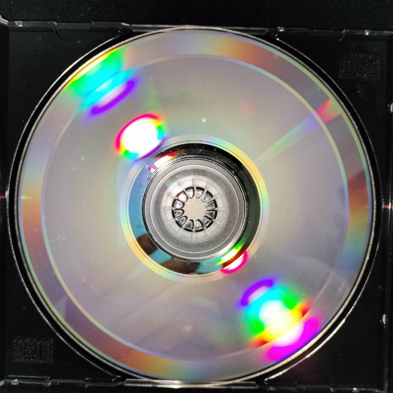 สุรชัย สมบัติเจริญ - ท็อปฮิต ลูกทุ่งมาตรฐาน / โค้ด MPO ASIA / แผ่นดี