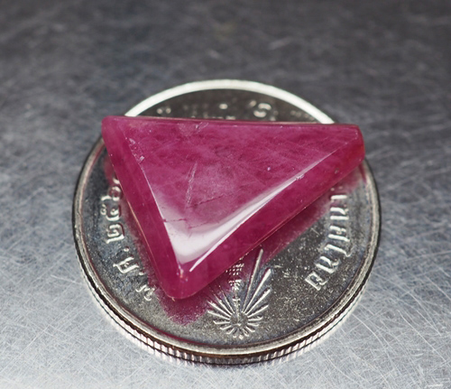 พลอยทับทิมแท้ (Ruby) 8.30 กะรัตสีม่วงแดง