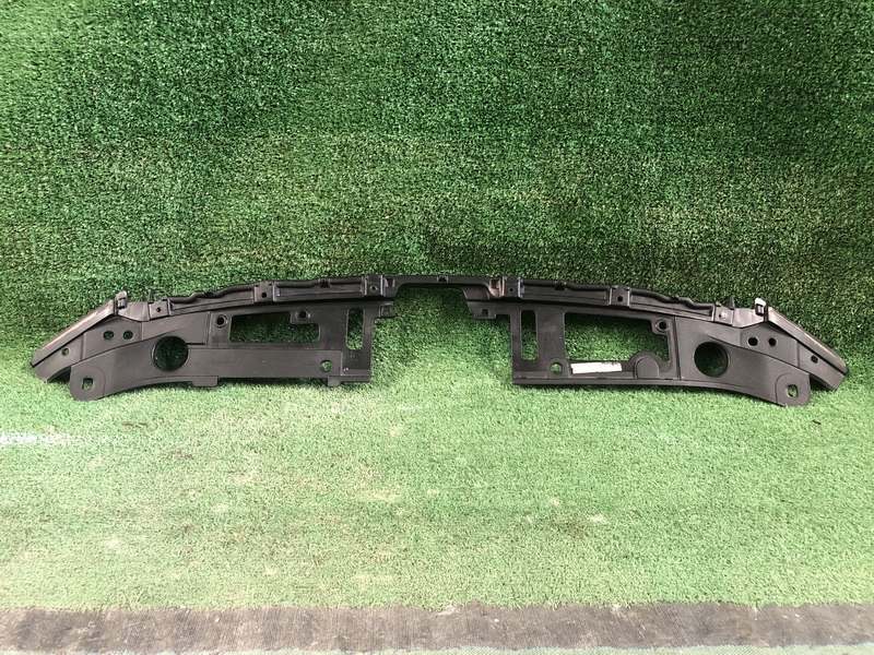 พลาสติกบนกันชน Mazda Mazda2 2010