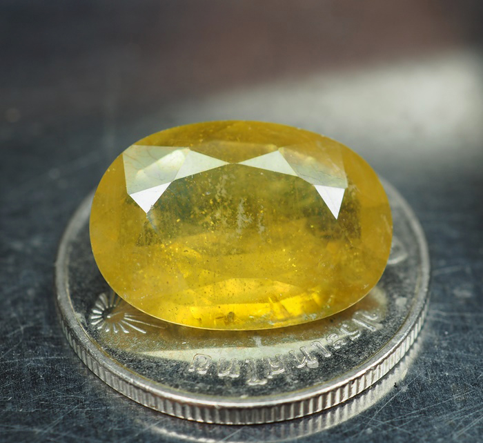 บุษราคัมอัฟริกา (Sapphire) 8.60 กะรัต