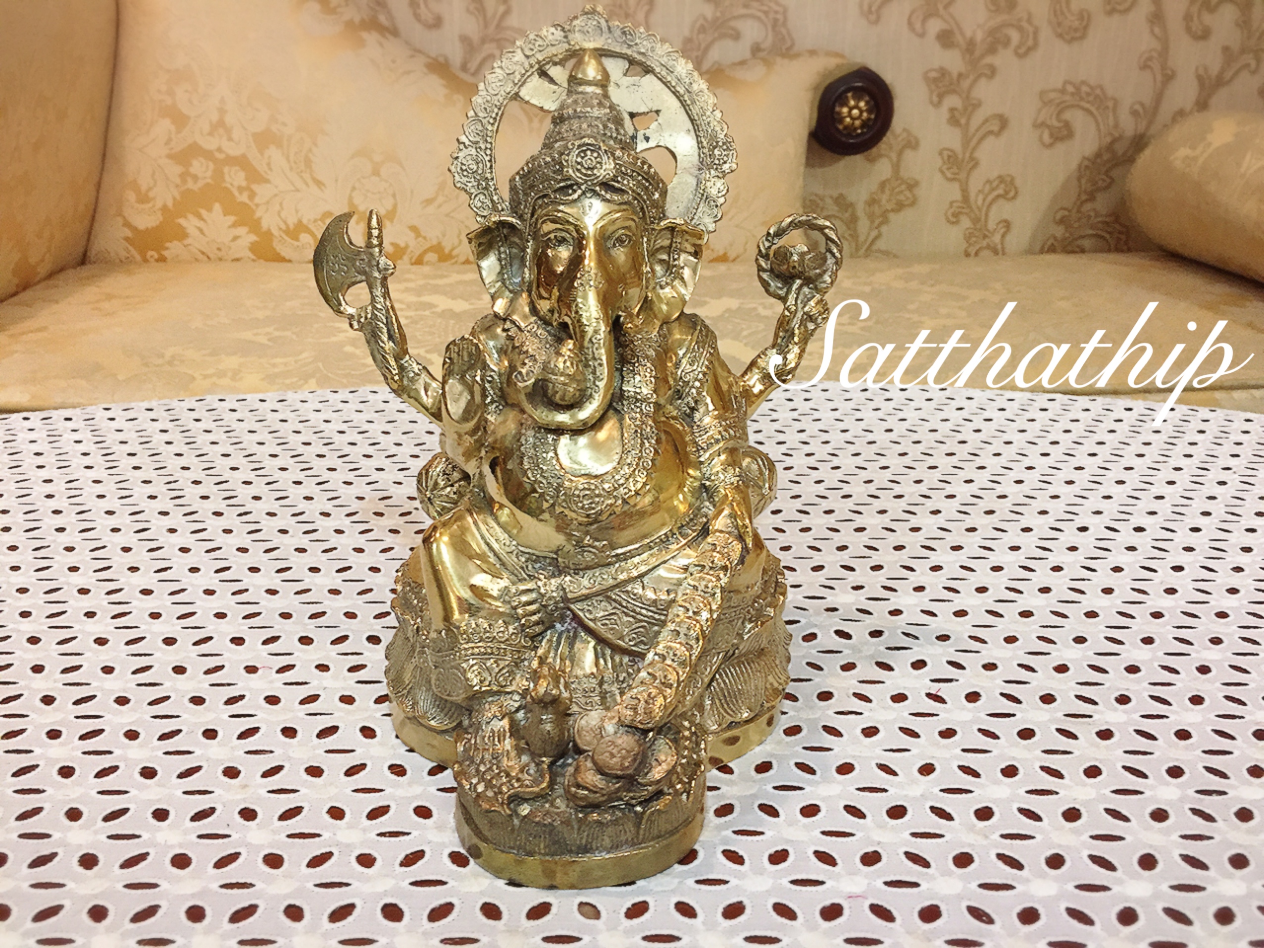 พระพิฆเนศ ปางประทานพร เงินไหล (ทองเหลือง) - Ganesha: Lord of Success
