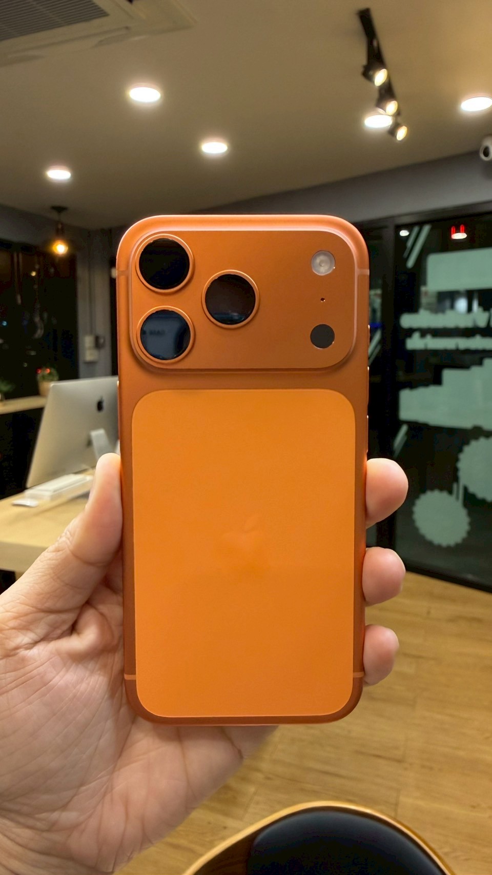 iPhone 17 Pro 512GB Cosmic Orange (มือ1)